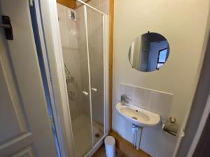 Ένα μπάνιο στο Duplex 8 pers. à 200m des pistes avec garage - FR-1-733-101 +7 φωτογραφίες