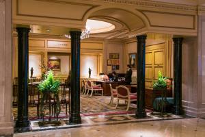 Um restaurante ou outro lugar para comer em Rihga Royal Hotel Tokyo