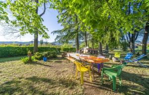 Κήπος έξω από το Cozy Apartment In Borghetto Di Borbera +21 φωτογραφίες