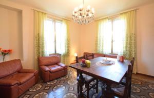 Χώρος καθιστικού στο Cozy Apartment In Borghetto Di Borbera