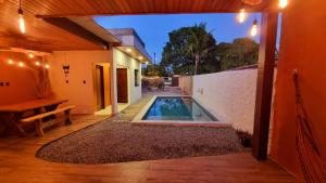 Casa de Praia com Piscina em Maceió - Ipioca - Sauaçuhy内部或周边的泳池