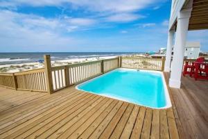 Balcone o terrazza di BeachFront 18Bed Pool EasyBreezy