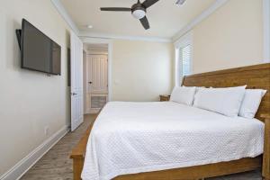 Letto o letti in una camera di BeachFront 18Bed Pool EasyBreezy
