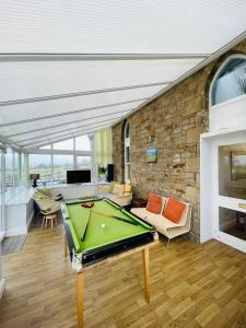 Biliár nebo kulečník v ubytování Mouthlock Chapel