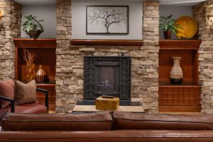 Posezení v ubytování Larkspur Landing Extended Stay Suites Hillsboro