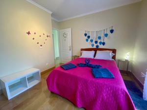 A bed or beds in a room at Belle Vue