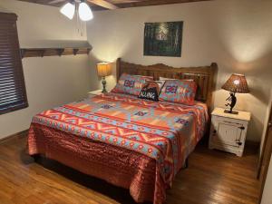Gallery image of Riverside Retreat in Ruidoso +19 photos