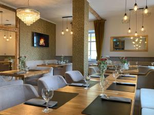 Posezení v ubytování Hotel Zur Kaiserpfalz