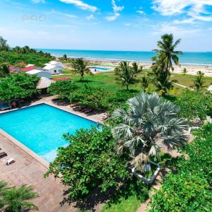 Bazén v ubytování Hotel Mediterráneo nebo v jeho okolí