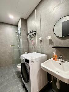 Koupelna v ubytování Neu Suites Service Apartment