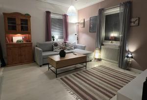 Χώρος καθιστικού στο The Clinic apartment