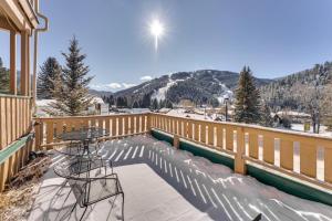 En generel udsigt til bjerge eller udsigt til bjerge taget fra lejligheden