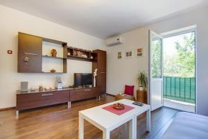 Kuchyňa alebo kuchynka v ubytovaní Apartment Bambi