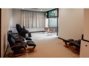 a waiting room with a bunch of chairs in it at Le Nessa Akazawa - Vacation STAY 03714v in Futo