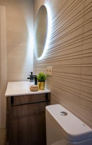 Kúpeľňa v ubytovaní Apartamentos Aranda - La Cepa I - II + 16 fotografií