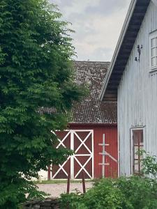 Hoone, kus puhkemaja asub