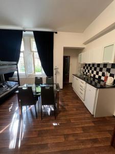 Kuchyň nebo kuchyňský kout v ubytování Summer apartment