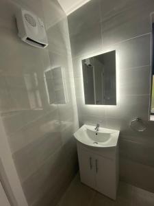 Gallery image of Kingsize room in quiet house in Skehanagh