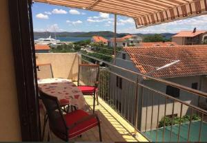 Balkón alebo terasa v ubytovaní Apartments Ognjen