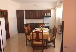 Kuchyňa alebo kuchynka v ubytovaní Apartments Ognjen