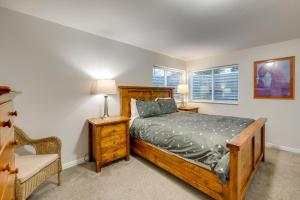 Krevet ili kreveti u jedinici u okviru objekta Updated Home with Mtn Views 8 Mi to Snowbird Resort