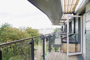 Balkón nebo terasa v ubytování Lovely 2-Bed Apartment in London