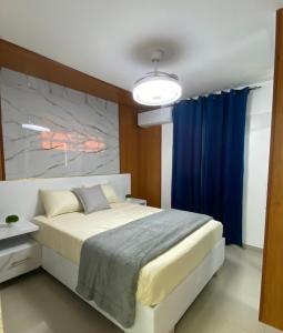 Ένα ή περισσότερα κρεβάτια σε δωμάτιο στο Modern, Unique And Stylish 2 Bedroom Apartment