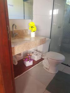 Bilik mandi di Corumbau Chalé casa