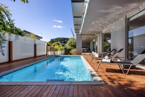 Bazén v ubytování Complete Luxury Escape - Sleeps 30! nebo v jeho okolí