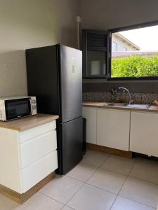 Kuchyň nebo kuchyňský kout v ubytování Maison bien équipée avec Clims Netflix Lave Vaiselle Belles Rivieres à 4km