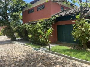 Um jardim em Condo-Resort Juquehy, 4 quartos
