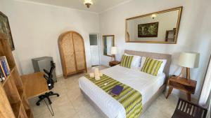 Postel nebo postele na pokoji v ubytování Canggu - Pererenan Guesthouse " aBaliHouse " + 37 fotografií