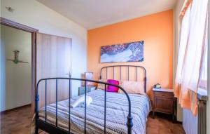 Posteľ alebo postele v izbe v ubytovaní 3 Bedroom Beautiful Home In Marliana