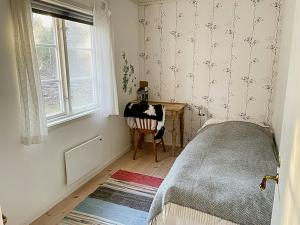 Postel nebo postele na pokoji v ubytování Charming Småland Holiday Home Near Lake Mien