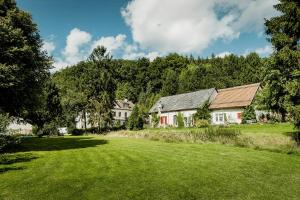 Taman di luar Guesthouse In Historic Country Style