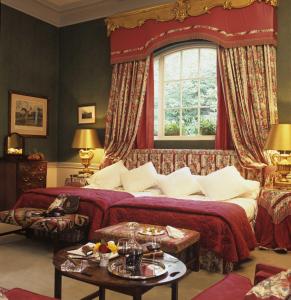 Część wypoczynkowa w obiekcie Marlfield House Hotel Relais et Chateaux