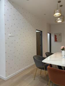 French Style Comfy Homestay Alor Setar 现代极简法式温馨民宿的休息区