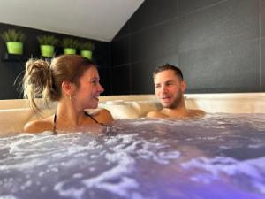 Majutusasutuse Hôtel L'Amandier külastajad