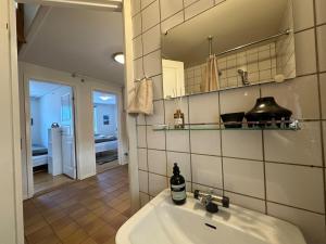 Koupelna v ubytování Illu Rental - Sea & City view Guesthouse