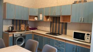 Kuchyň nebo kuchyňský kout v ubytování Ekonom Hostel Nizami Street