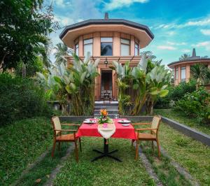 Vườn quanh Hotel Le Temple Borobudur