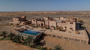 Bazén v ubytování Hotel Riad Xaluca nebo v jeho okolí