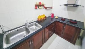 Kuchyň nebo kuchyňský kout v ubytování LushStay Hostel - Hanoi Train Street + 15 fotografií