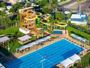 Πισίνα στο ή κοντά στο Riverside Holiday Apartments