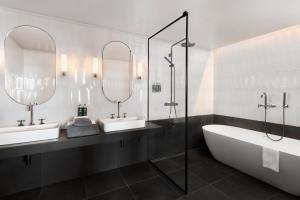 Koupelna v ubytování Clarion Hotel Karlatornet