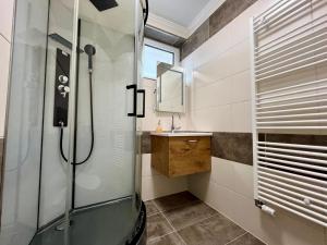 Phòng tắm tại Premium Yacht Ausstattung Apartments Hotel