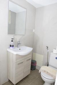 Koupelna v ubytování Ethereal - Seaview Apartment