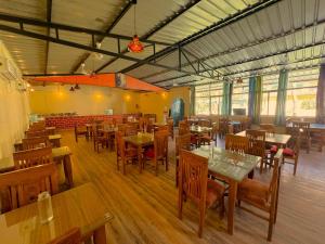 Restaurace v ubytování Camp Brook - Luxury Camping in Rishikesh
