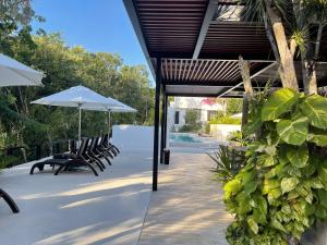 Φωτογραφία από το άλμπουμ του Upscale 2BR Penthouse with WaterGolf View σε Chacalal