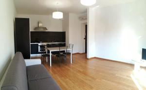 A seating area at Bolognina Apartments